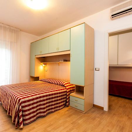 Hotel Arizona Лидо ди Йезоло Екстериор снимка