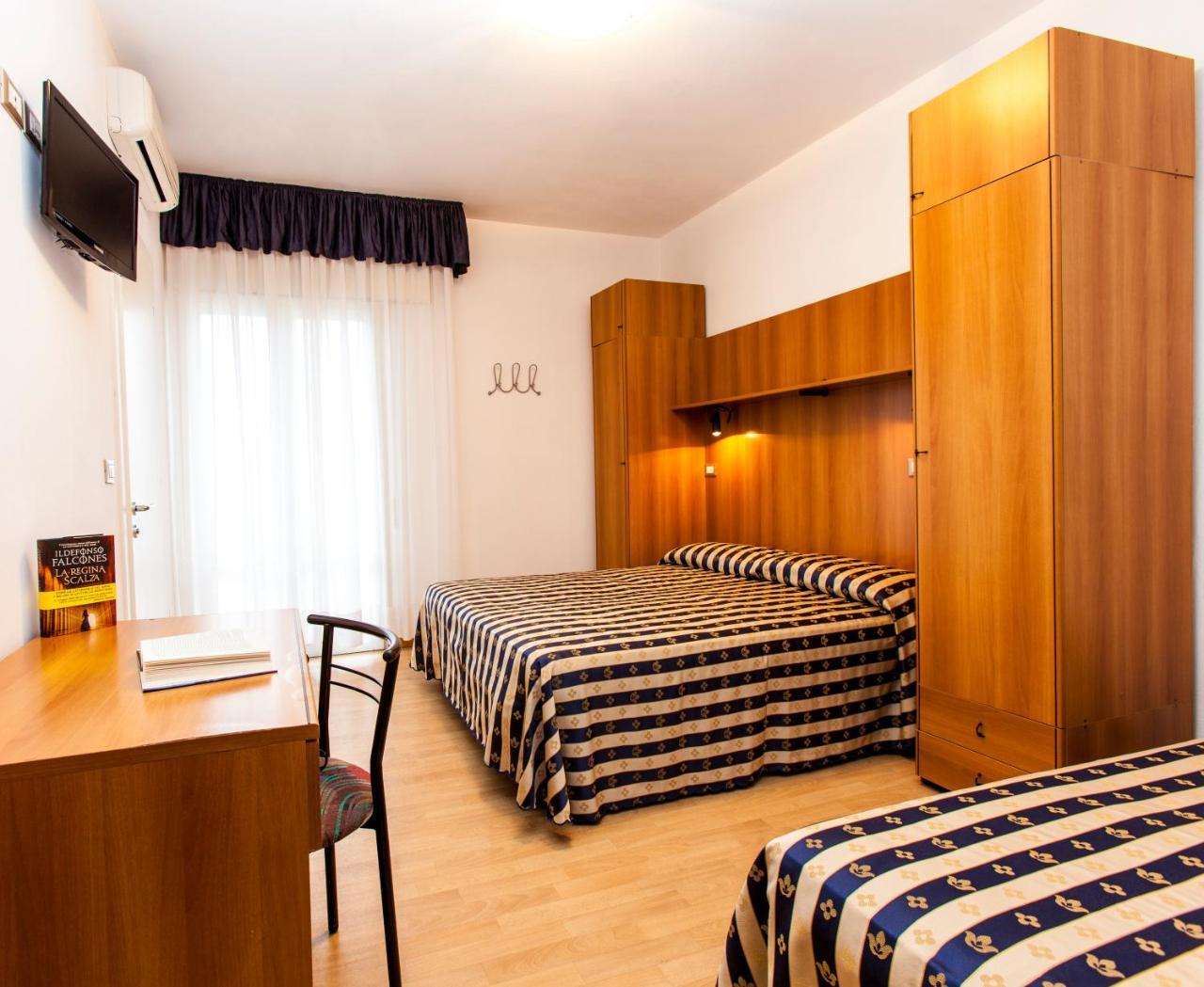 Hotel Arizona Лидо ди Йезоло Екстериор снимка